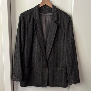 Vintage Women’s Carriage Court Gray/Black Donegal stripe Tweed Blazer, 100 Wool